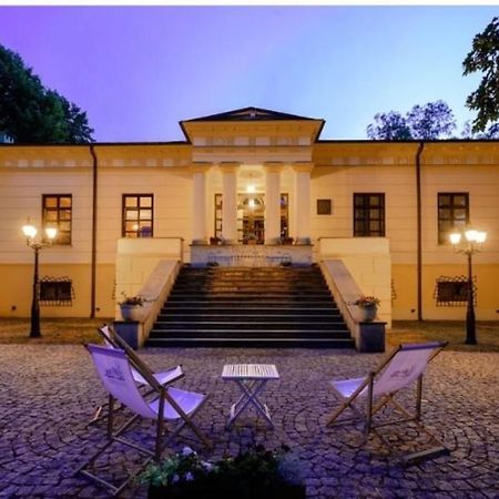 Palac W Malkowie Warta Bagian luar foto