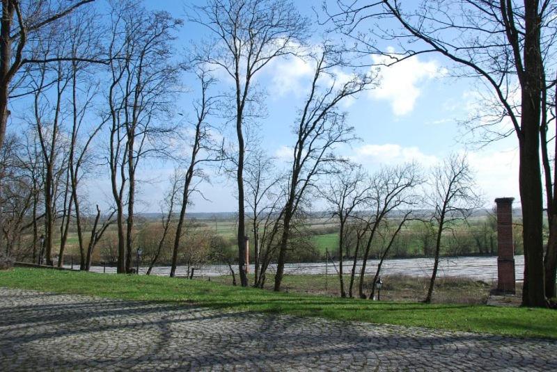 Palac W Malkowie Warta Bagian luar foto