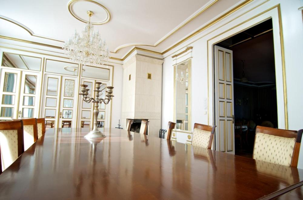 Palac W Malkowie Warta Bagian luar foto