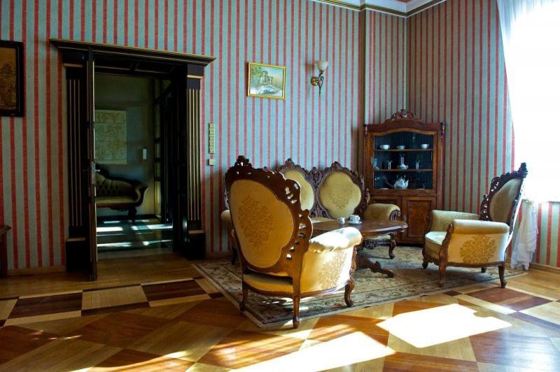 Palac W Malkowie Warta Bagian luar foto