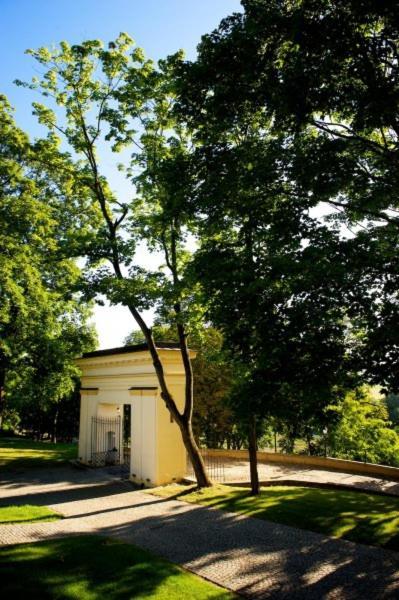 Palac W Malkowie Warta Bagian luar foto
