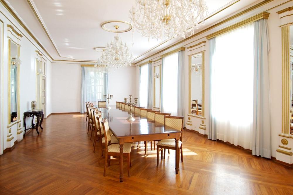 Palac W Malkowie Warta Bagian luar foto