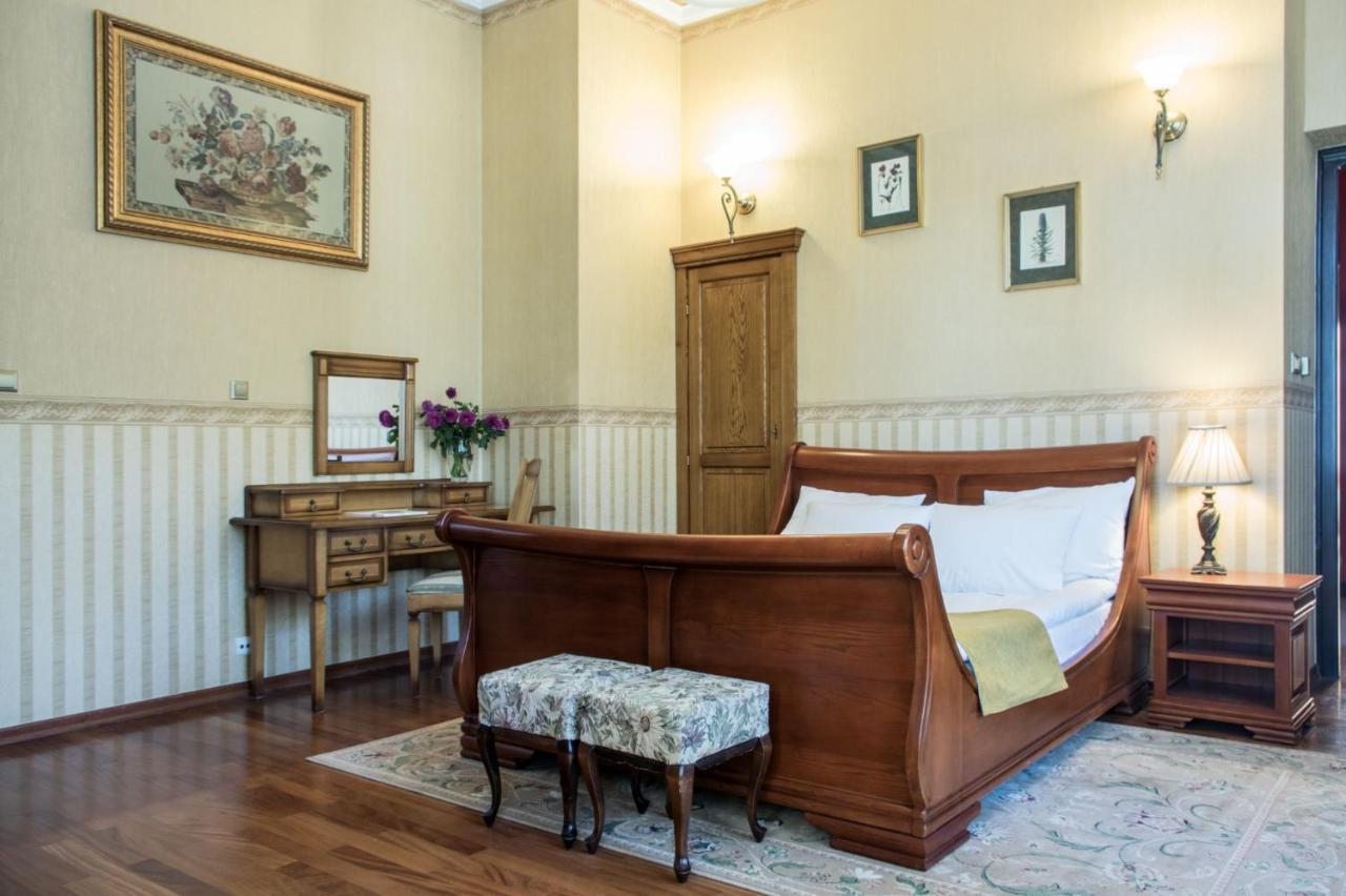 Palac W Malkowie Warta Bagian luar foto