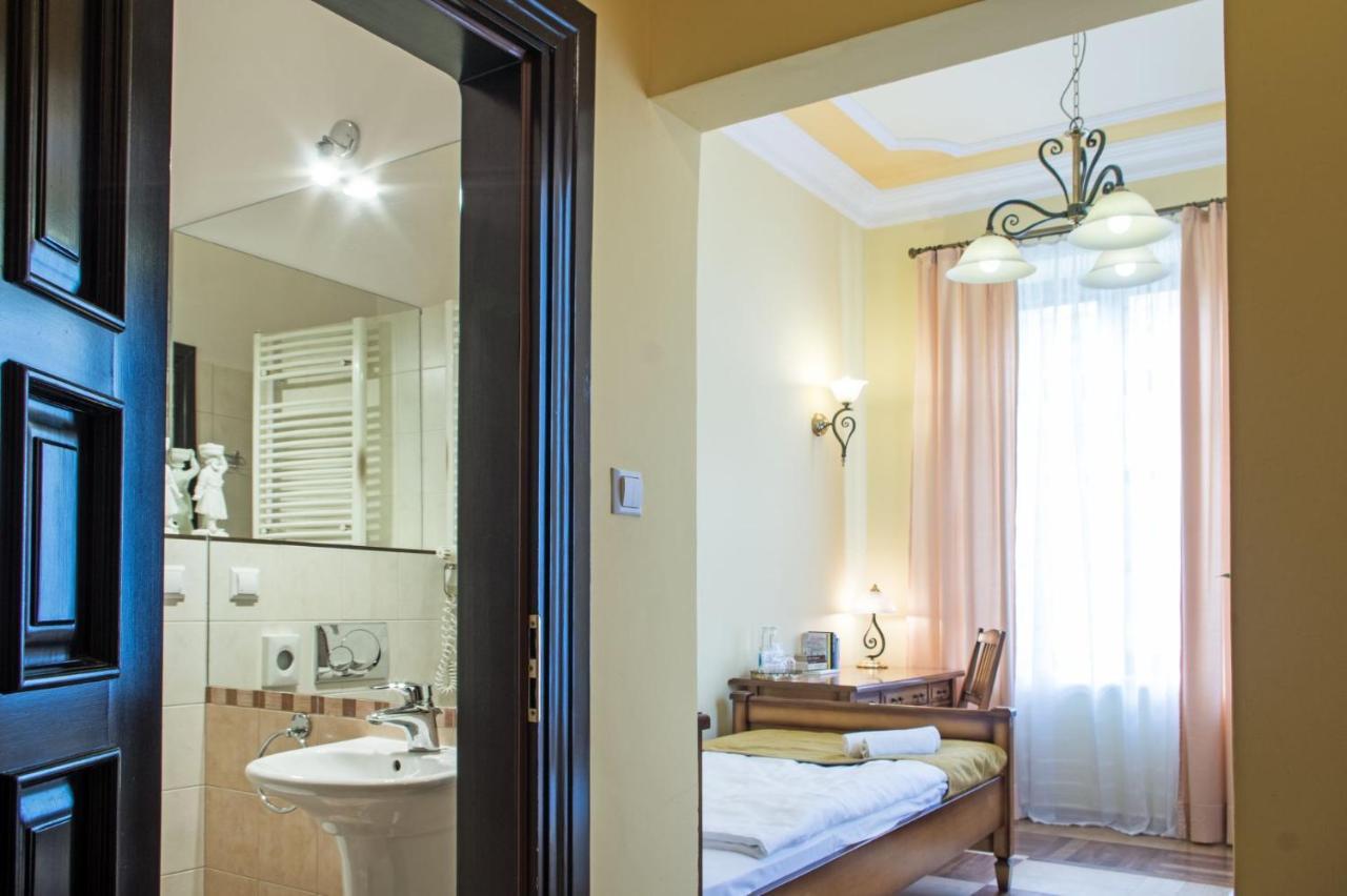 Palac W Malkowie Warta Bagian luar foto