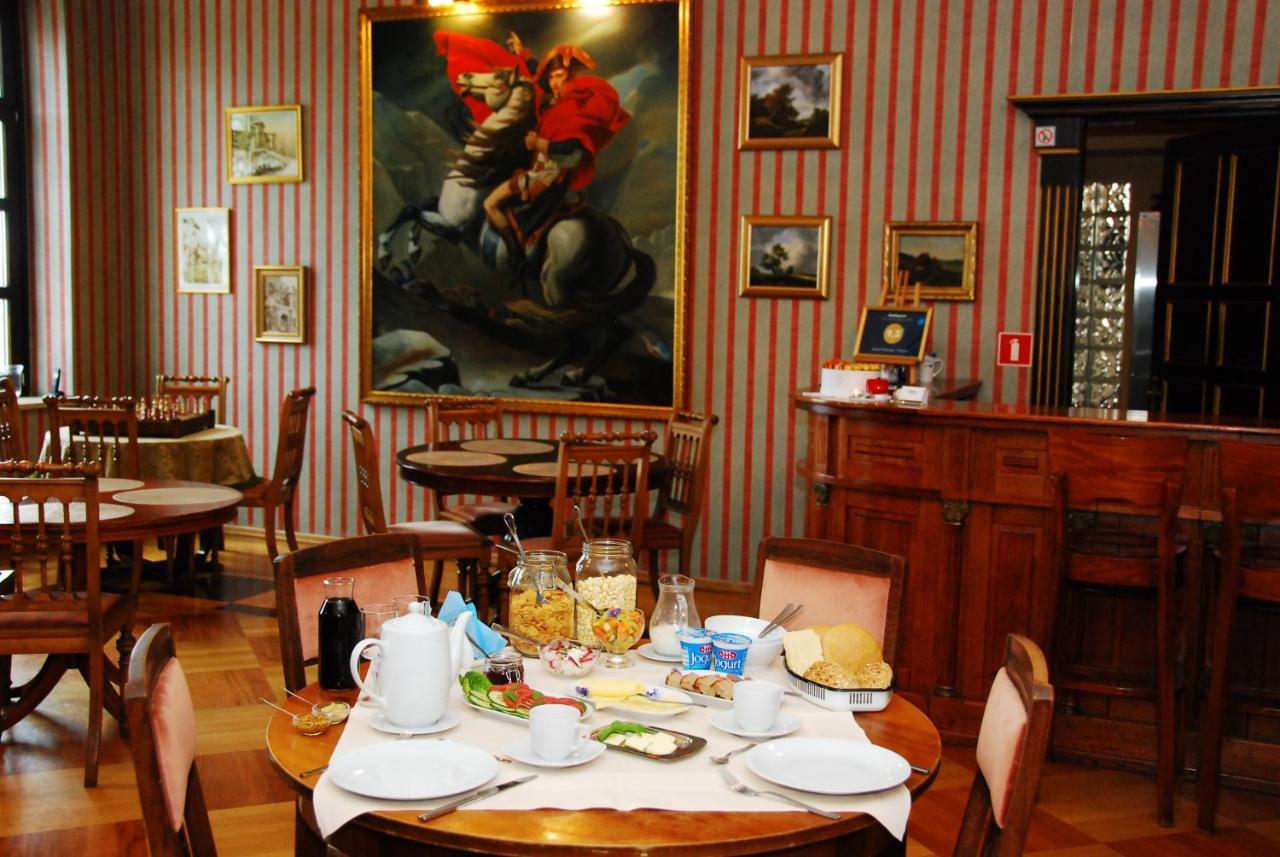 Palac W Malkowie Warta Bagian luar foto
